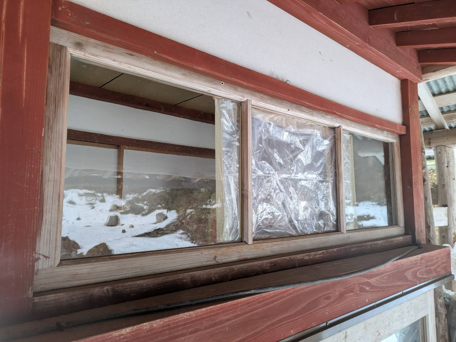 押田屋の💰補助金でお得に高性能サッシへ✨ LIXILサーモスⅡ-Hに取替えました！の施工前の写真3