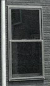 窓 トリカエ隊の1階の上げ下げ窓に面格子取り付けの施工前の写真1
