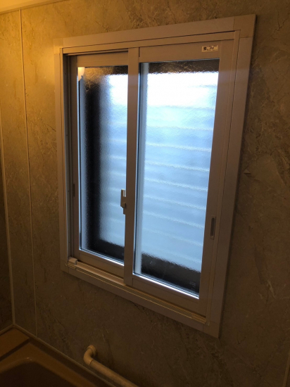 窓 トリカエ隊の足立区内窓設置工事、浴室インプラスで寒さ対策。施工事例写真1