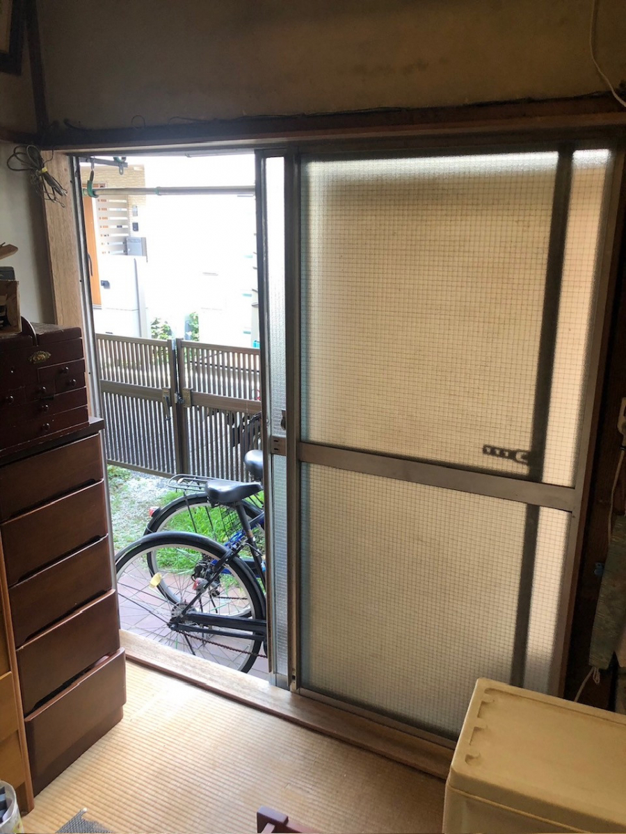 窓 トリカエ隊の豊島区/インプラス換気付きの施工前の写真1