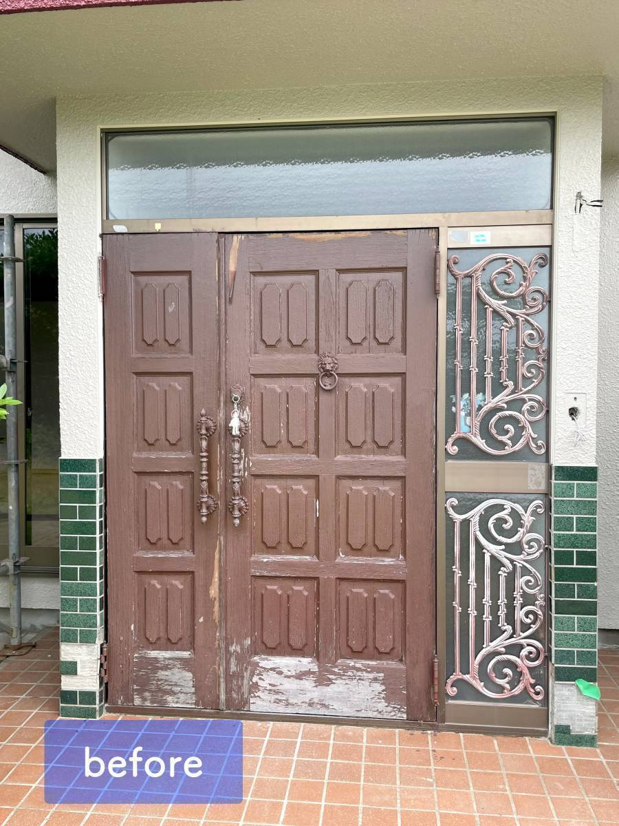 タンノサッシの古くなって動きが悪くなった木製の親子ドア玄関を交換しました（いわき市）の施工前の写真1