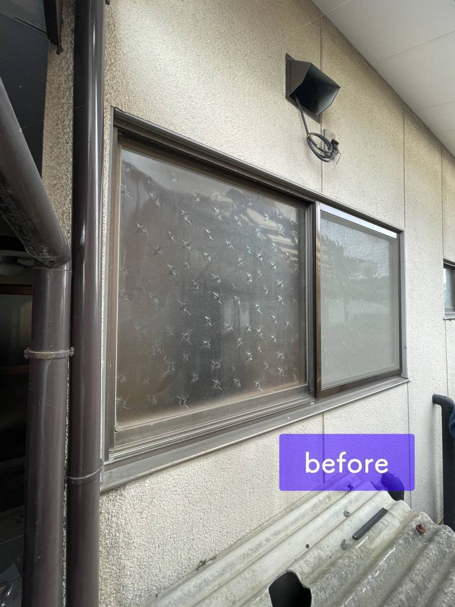 タンノサッシの浴室窓に目隠し可動ルーバーの取付け（いわき市）の施工前の写真1