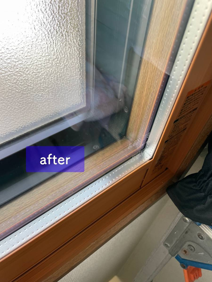 タンノサッシの【結露の対策に】階段吹き抜けのFIX窓へ樹脂製内窓「インプラス」を取付けました（いわき市の施工後の写真2