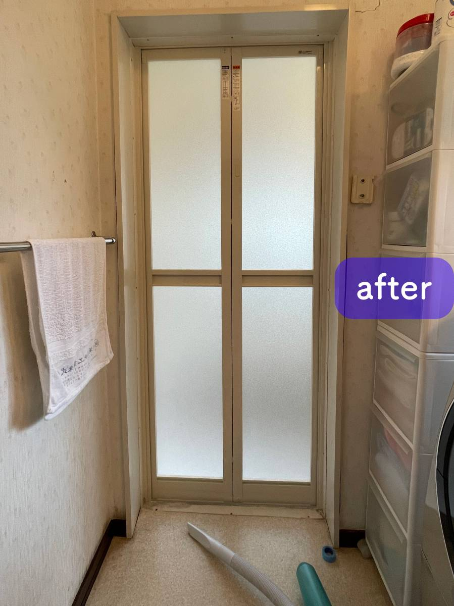 タンノサッシの古くなった浴室の中折れドアを交換しました（いわき市）の施工後の写真2
