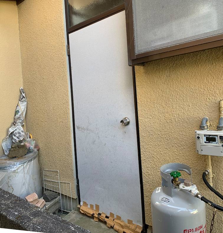 タンノサッシの老朽化した勝手口ドアの交換を行いました（いわき市）の施工前の写真1