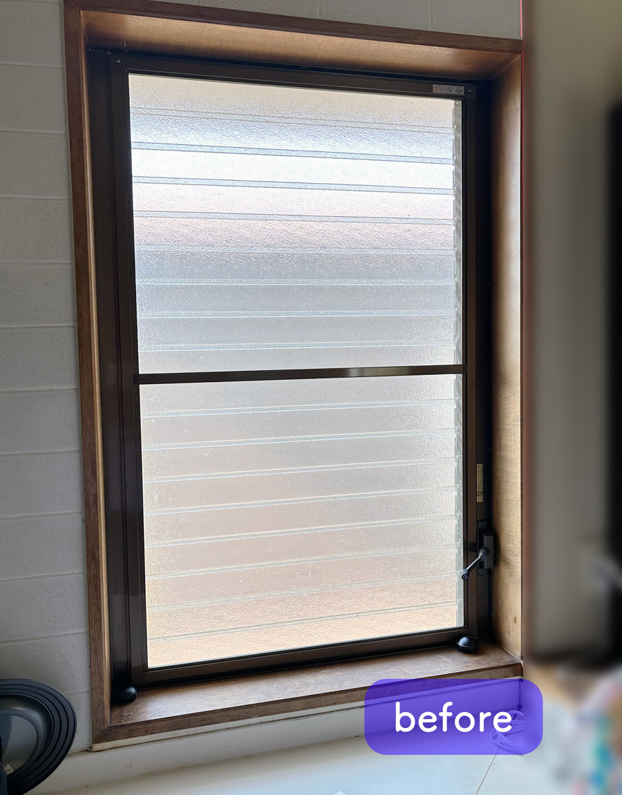 タンノサッシの【キッチン断熱】ルーバー窓に作業スペースを邪魔しない「引違い」タイプの内窓を取付け！（いわき市）の施工前の写真1