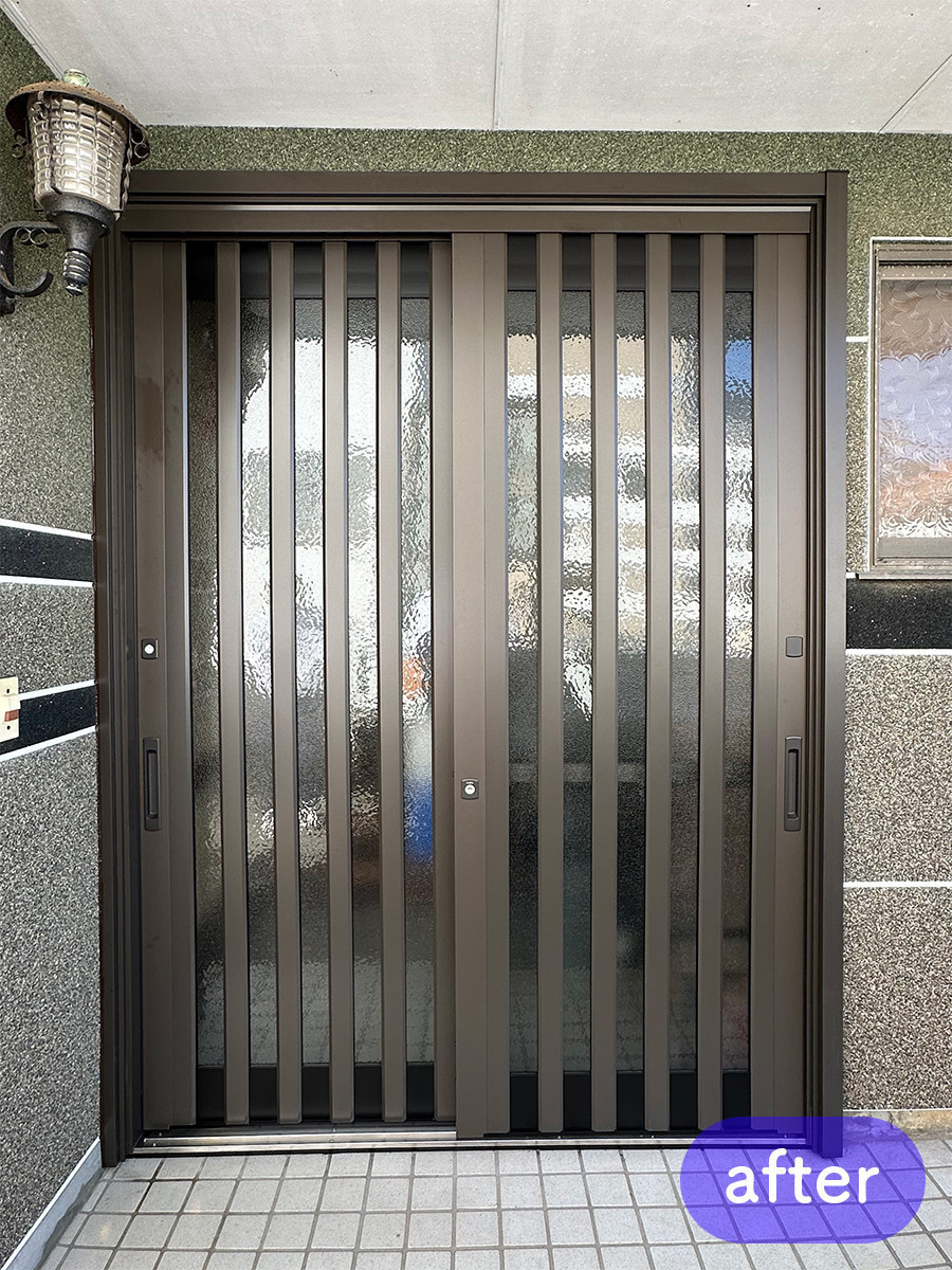 タンノサッシの【玄関引戸リフォーム】重い・鍵がかからない悩みを解消！機能を絞って費用を抑えた玄関交換（いわき市）の施工後の写真1