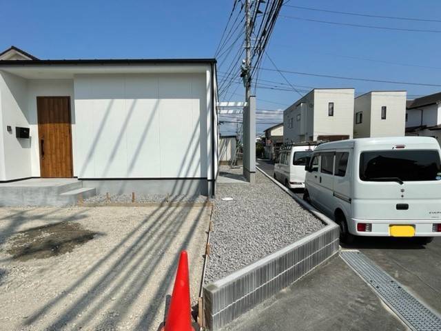 唐津トーヨー住器のフェンスで安心を担保するの施工前の写真1