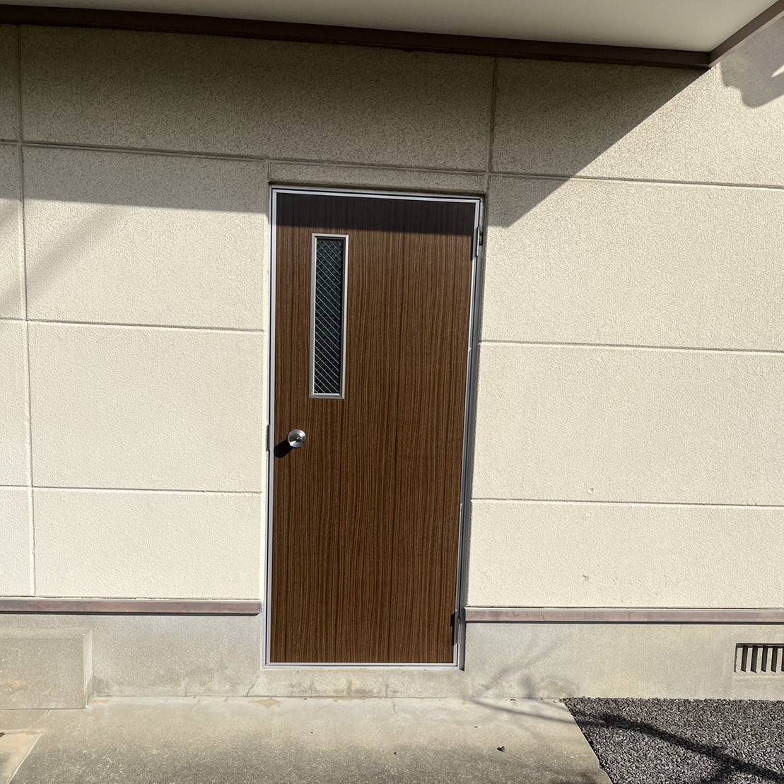 唐津トーヨー住器のドアをササッと交換の施工後の写真1