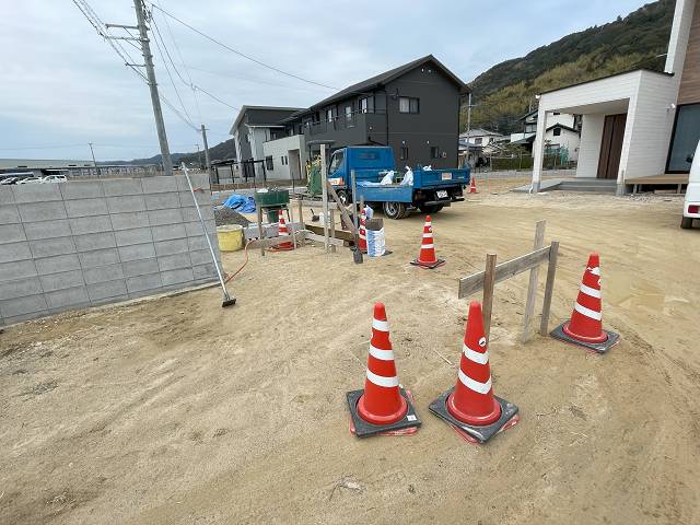 唐津トーヨー住器の門扉＋伸縮門扉の組み合わせ施工の施工前の写真1