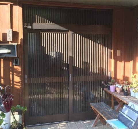 唐津トーヨー住器の玄関ドアをきれいにの施工前の写真1