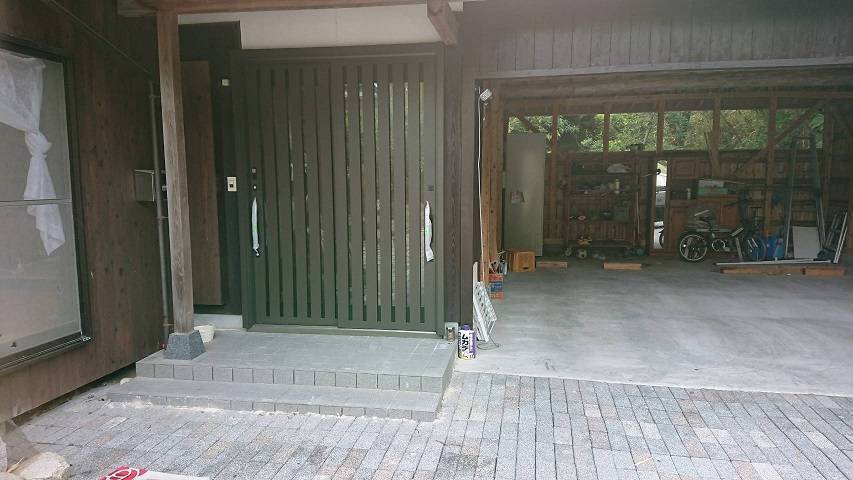 唐津トーヨー住器の～ 新しい玄関ドアで防犯力アップ ～の施工後の写真1