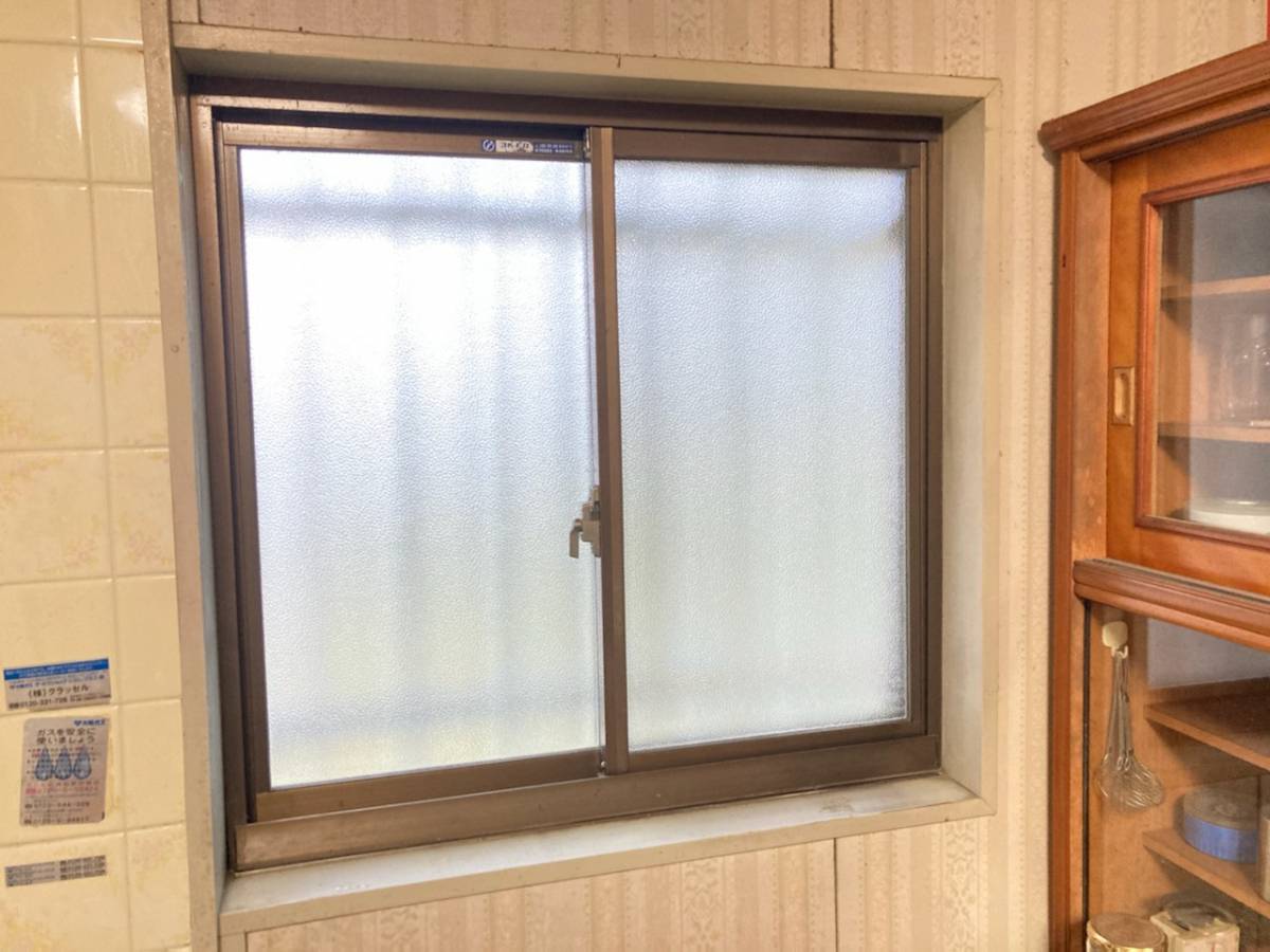 ヤマグチトーヨー豊中の住宅省エネ2023キャンペーン　対象製品内窓インプラスの施工前の写真2