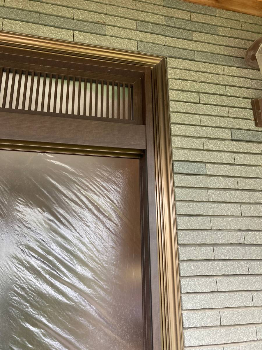 ヤマグチトーヨー豊中の1dayリフォーム　玄関引き戸『リシェント』の施工前の写真3