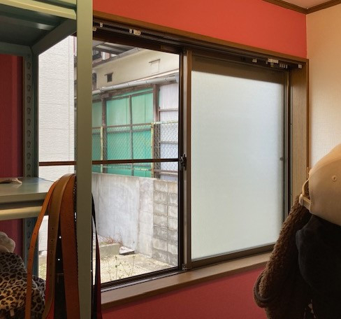 ヤマグチトーヨー豊中の結露・寒さ軽減の施工前の写真1