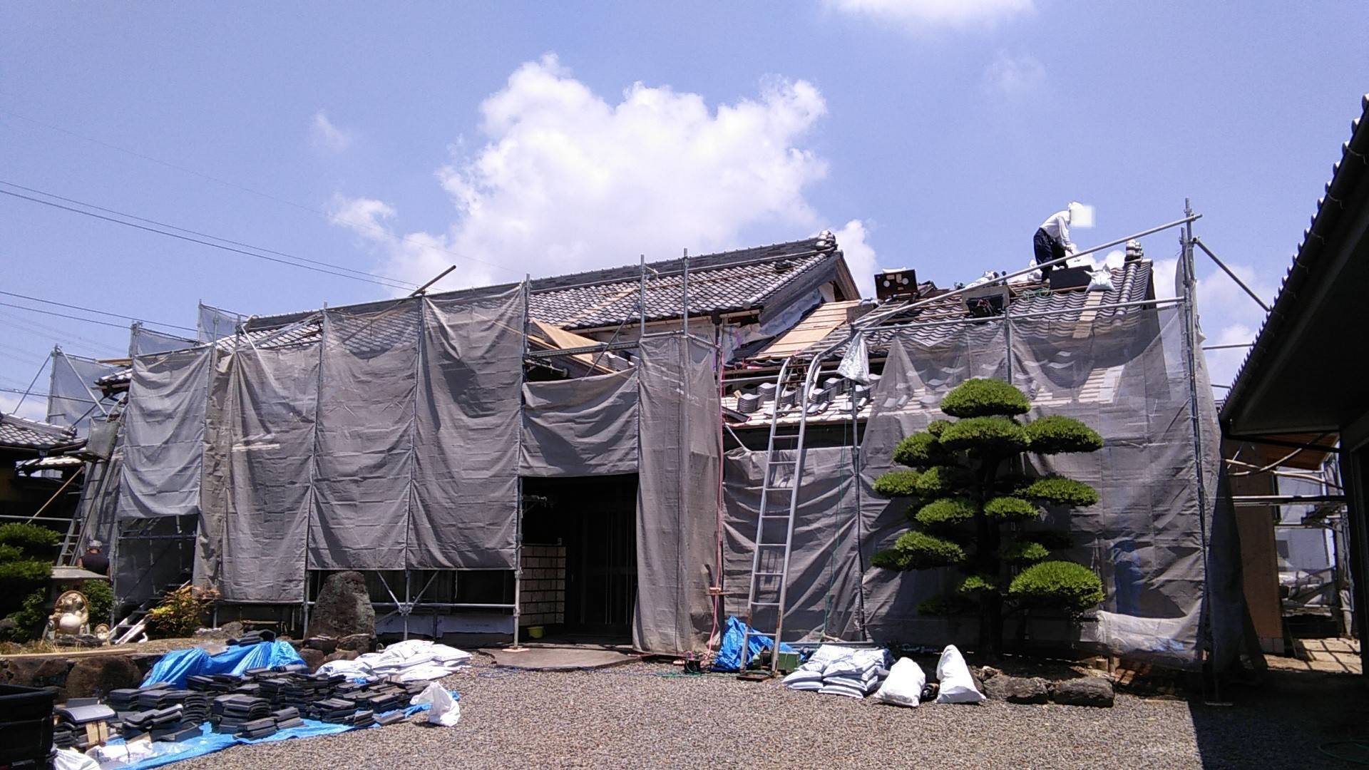 屋根の葺き直し工事 ウチヤマのブログ 写真1