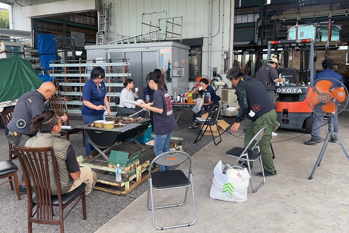 夏季休業前の暑気払い！社員でバーベキューを楽しみました ウチヤマのブログ 写真1