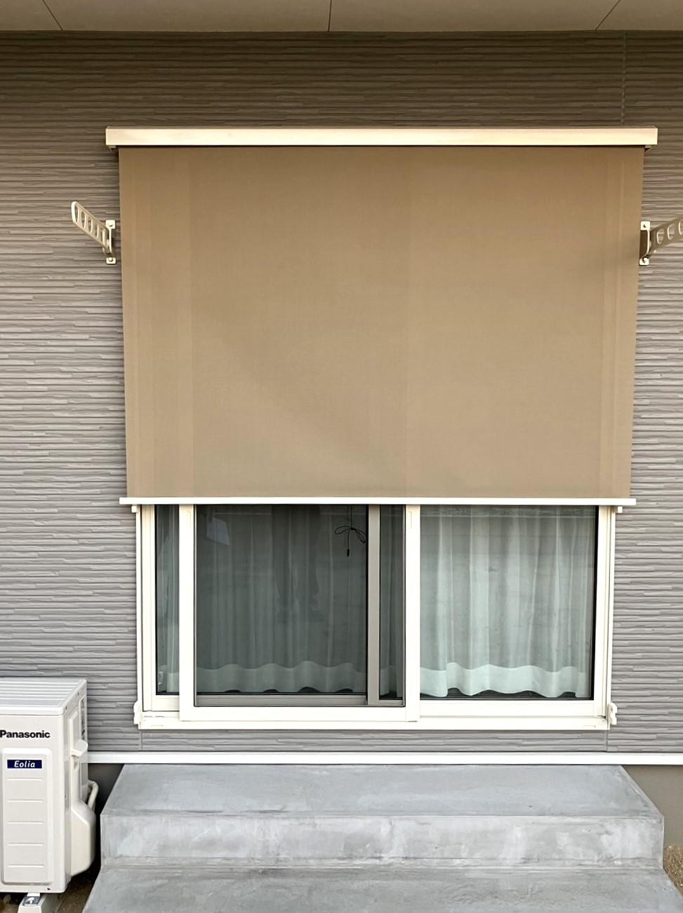 窓から入る強い日差しを遮りたい ウチヤマのブログ 写真1