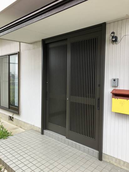 ウチヤマの玄関引戸の取替え施工事例写真1