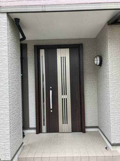 ウチヤマのリシェント玄関ドア施工事例写真1