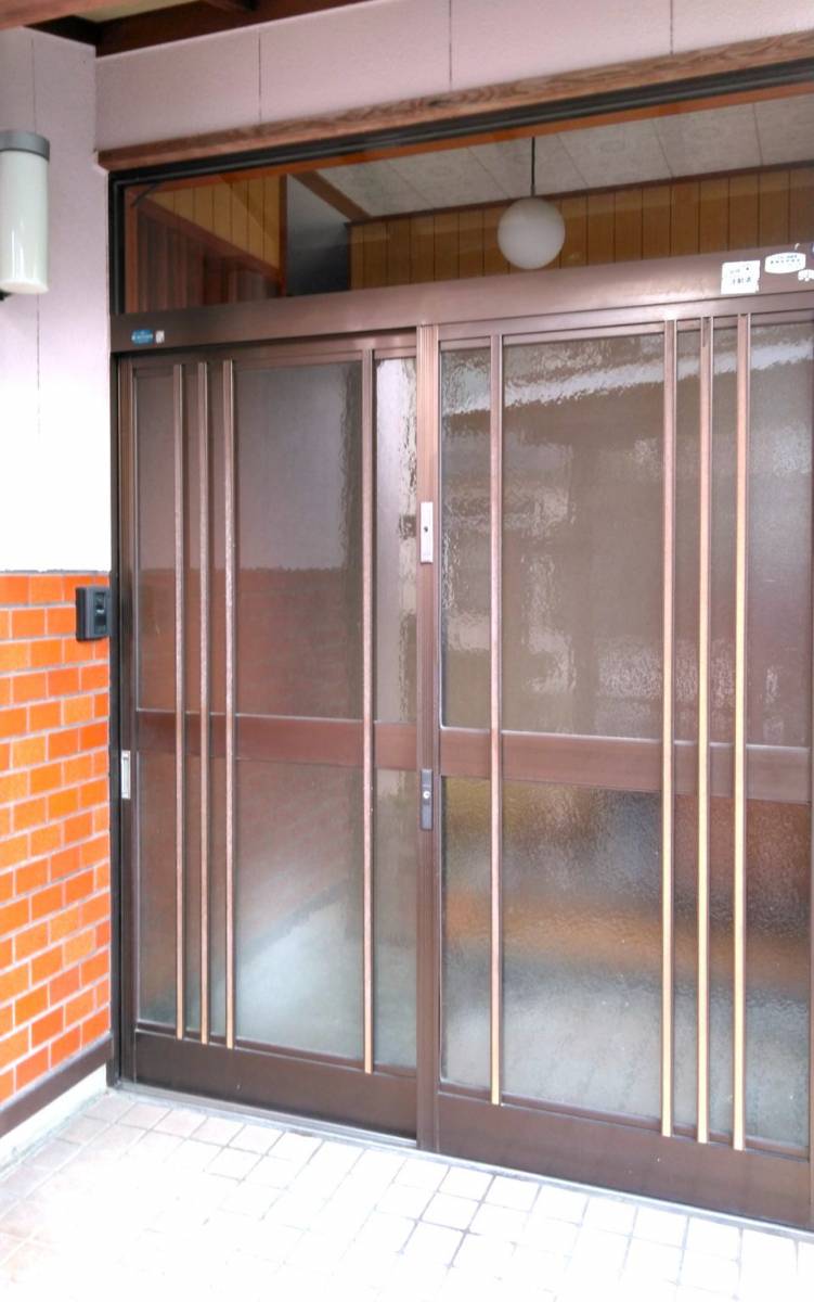 ウチヤマの防犯性の高い玄関にしたいの施工前の写真1