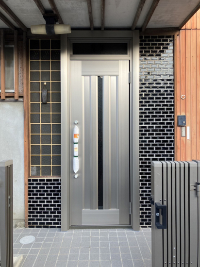 ウチヤマの玄関ドアを取り替えたい施工事例写真1