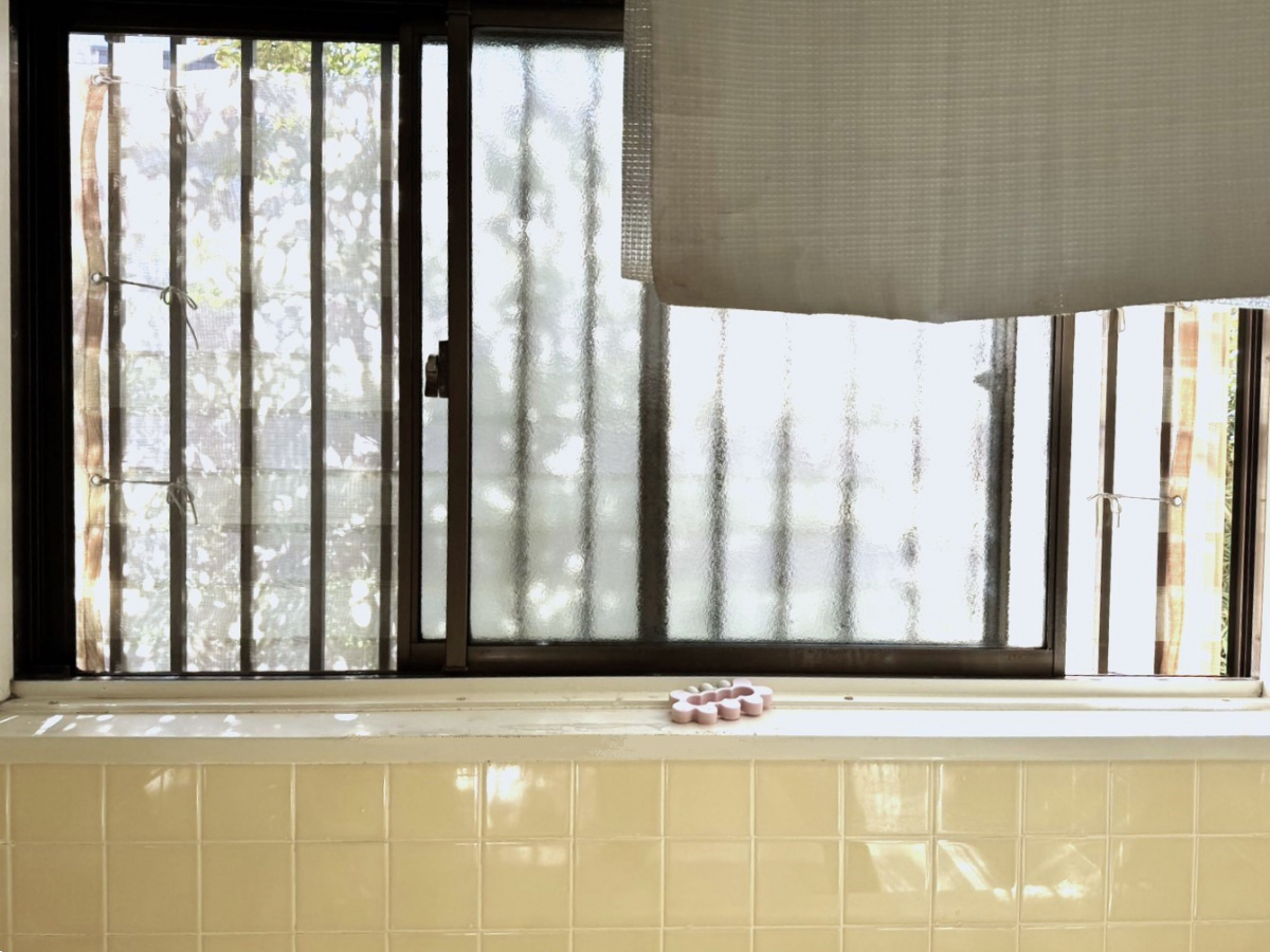 ウチヤマのお風呂が寒い原因は窓。内窓で対策してヒートショックを防ぐ！【健康で快適な暮らし】の施工前の写真2