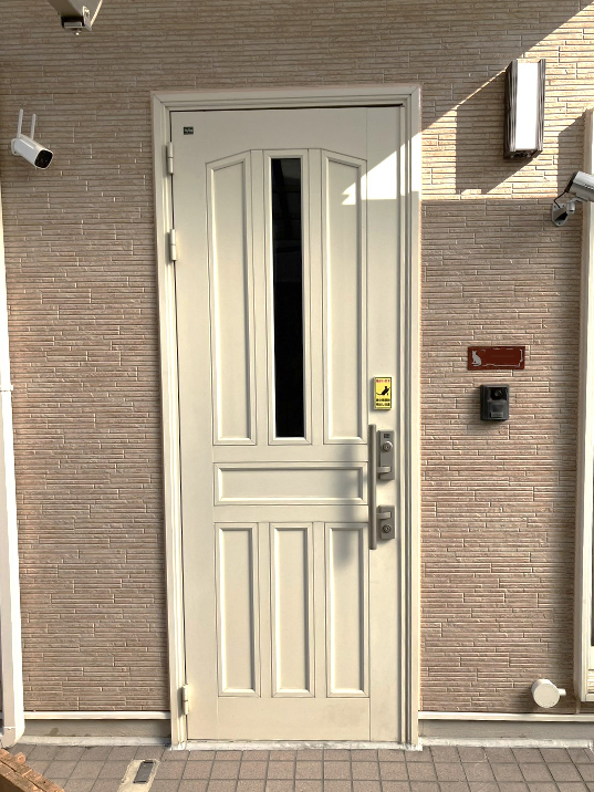 ウチヤマの新しい玄関。鍵は、スマホで便利に開閉したい！【健康で快適な暮らし】の施工前の写真1