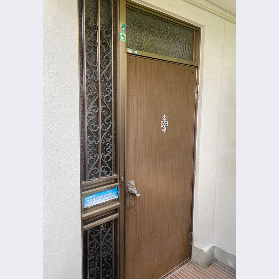 ウチヤマの玄関の底冷え、ドアで解決！1日で変わる冬の暮らし【健康で快適な暮らし】の施工前の写真1