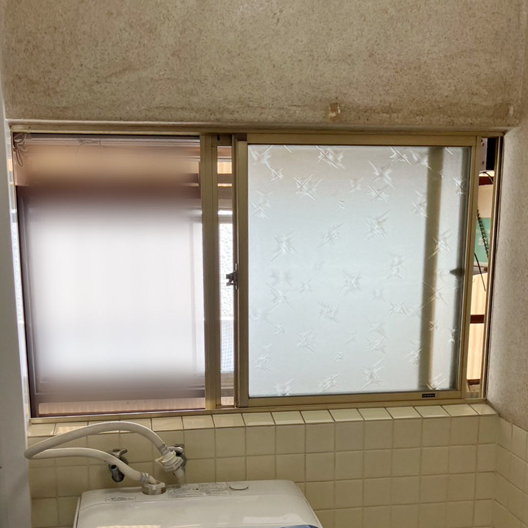 ウチヤマの洗面所の寒さ対策！インプラスで明るく快適な空間へ【健康で快適な暮らし】の施工前の写真1