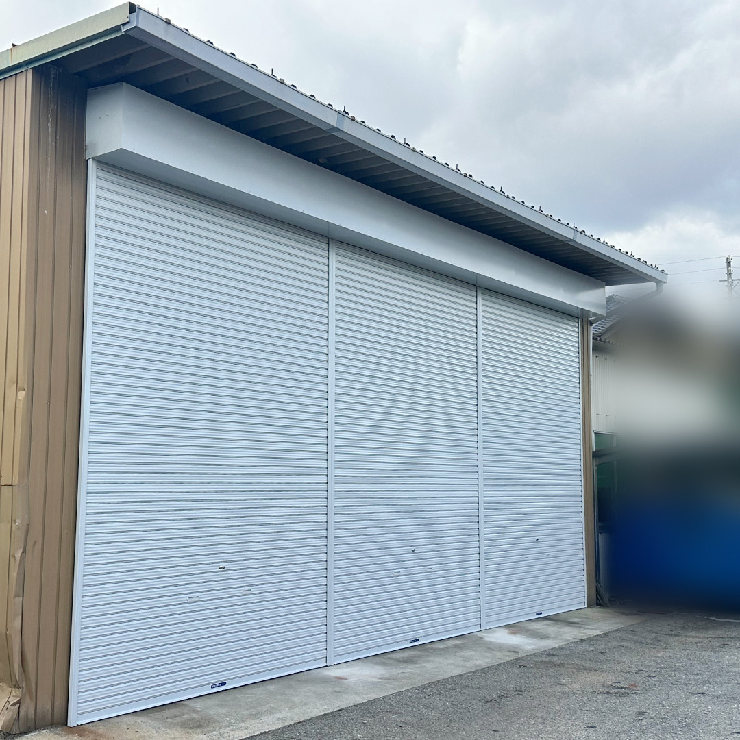 ウチヤマのガレージのシャッター取替工事【健康で快適な暮らし】の施工後の写真1