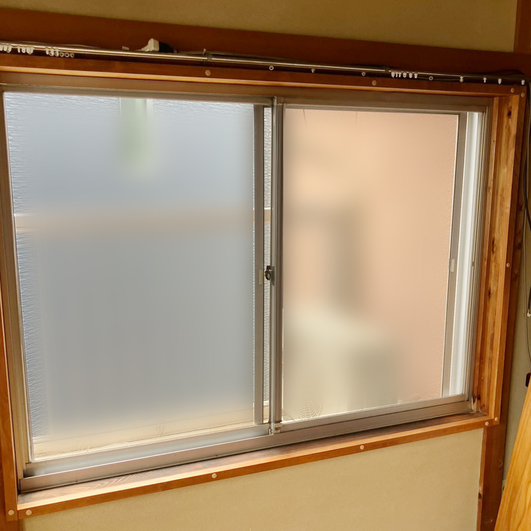 ウチヤマの2階寝室への内窓（インプラス）設置による断熱窓リフォーム【健康で快適な暮らし】の施工前の写真1