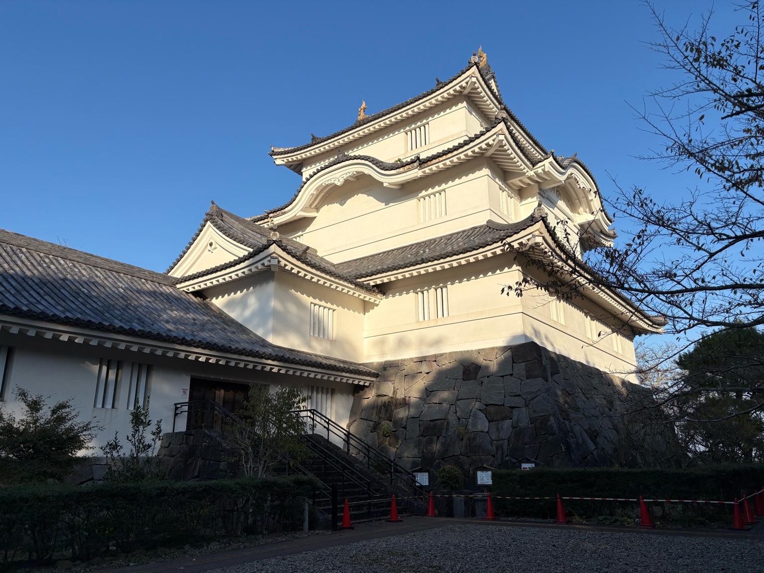 🏯秋空に映える大多喜城　（千葉県夷隅郡） 杉山トーヨー住器のブログ 写真1