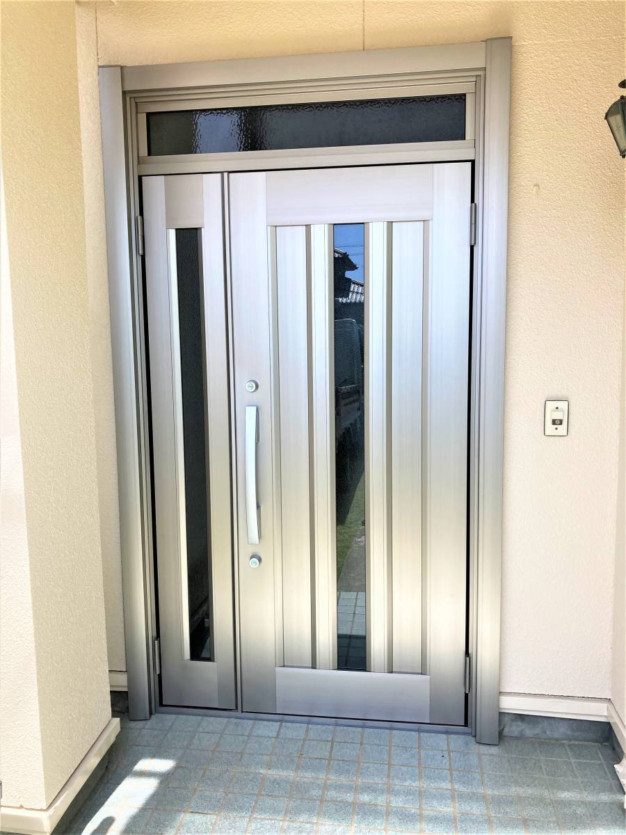 杉山トーヨー住器の玄関ドア取替簡単にできます。の施工後の写真1