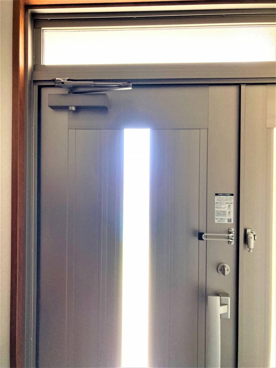 杉山トーヨー住器の玄関ドア取替簡単にできます。の施工後の写真2