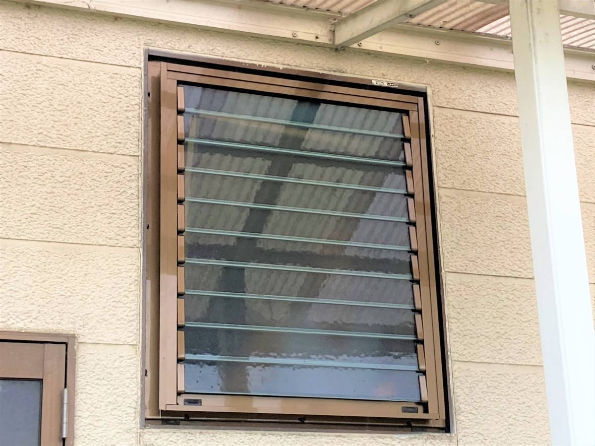 杉山トーヨー住器の硝子窓を換気のできる窓に換えました。の施工後の写真1