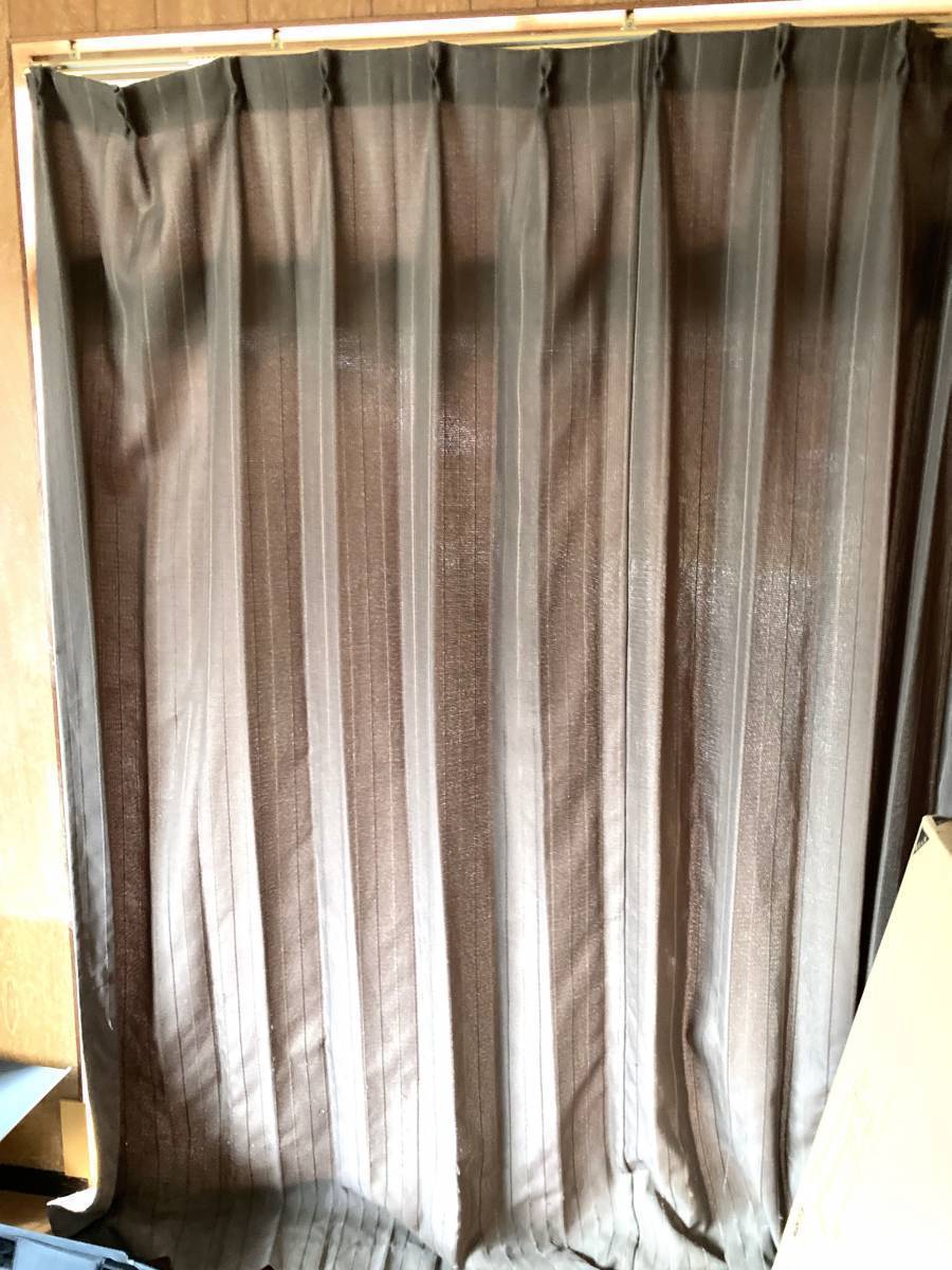 杉山トーヨー住器のカーテンを新調しましたの施工前の写真2
