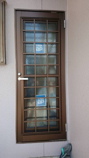 杉山トーヨー住器の勝手口ドアの扉本体交換工事施工事例写真1