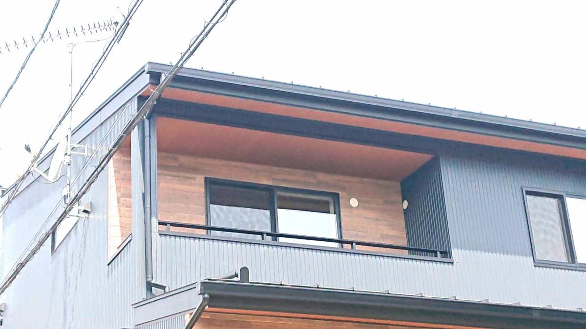 杉山トーヨー住器のベランダ手摺を取付けました。の施工後の写真1