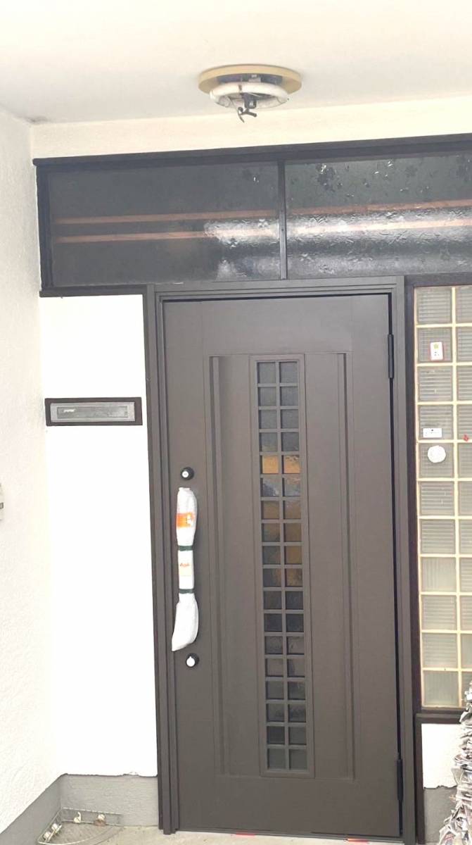 杉山トーヨー住器の玄関ドアリフォームの施工後の写真1