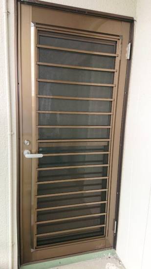 杉山トーヨー住器の採風ドアの交換工事施工事例写真1