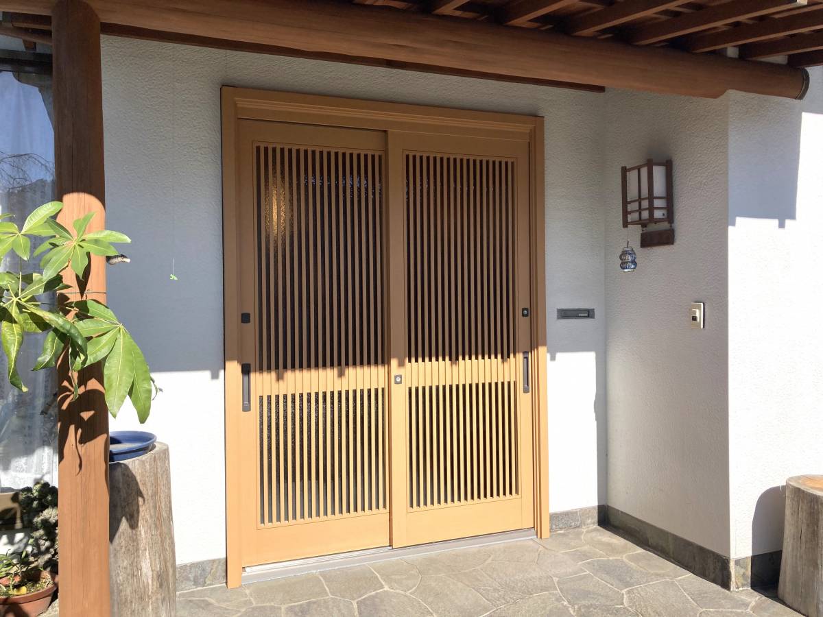 杉山トーヨー住器の玄関引戸リフォームの施工後の写真1