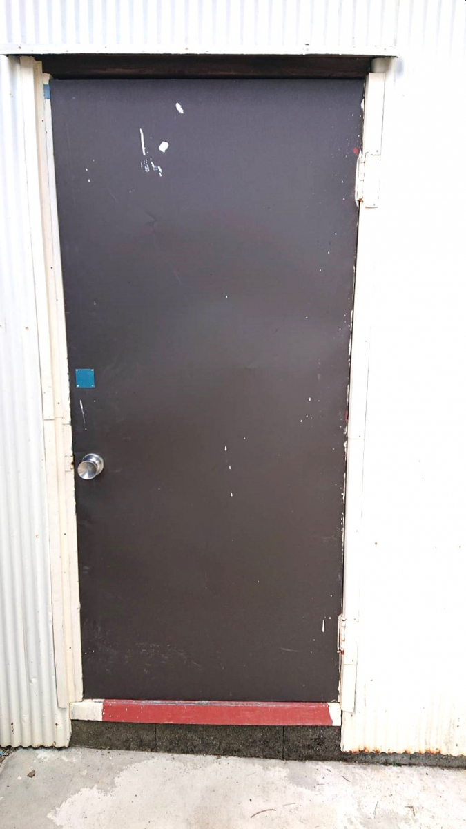 杉山トーヨー住器のドア交換の施工前の写真1