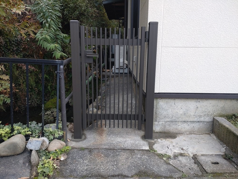 杉山トーヨー住器の新規に門扉を取付けました。の施工後の写真2