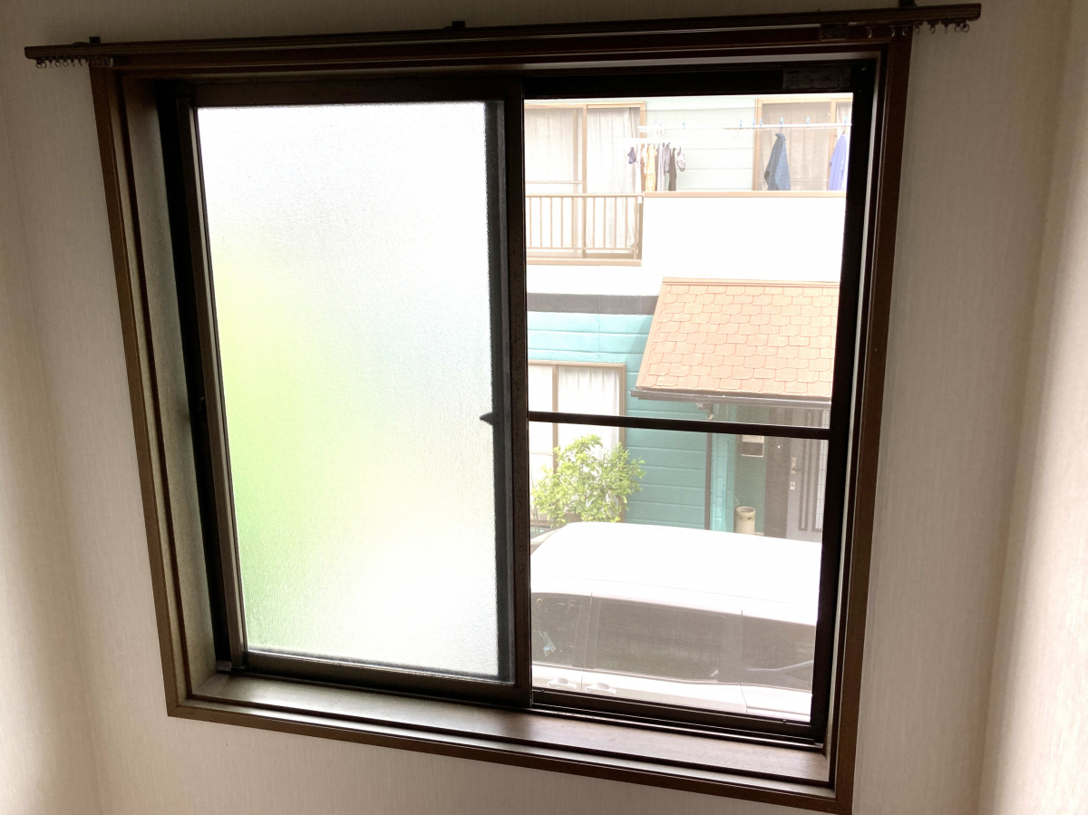 杉山トーヨー住器の窓の断熱リフォームの施工前の写真1