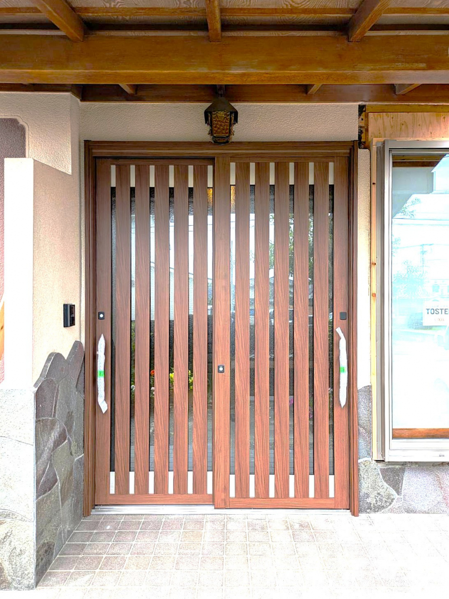 杉山トーヨー住器の玄関リフォームの施工後の写真1