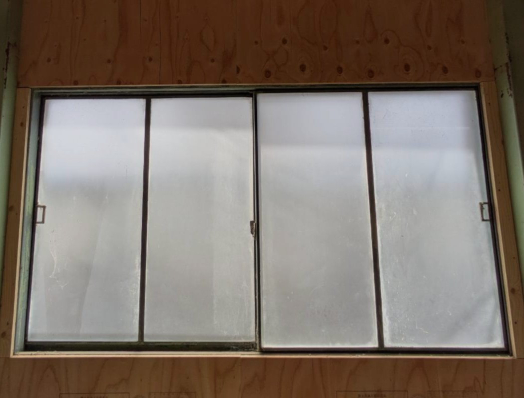 杉山トーヨー住器のガラス入替の施工後の写真1