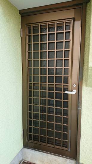 杉山トーヨー住器の勝手口ドアを換えました。施工事例写真1