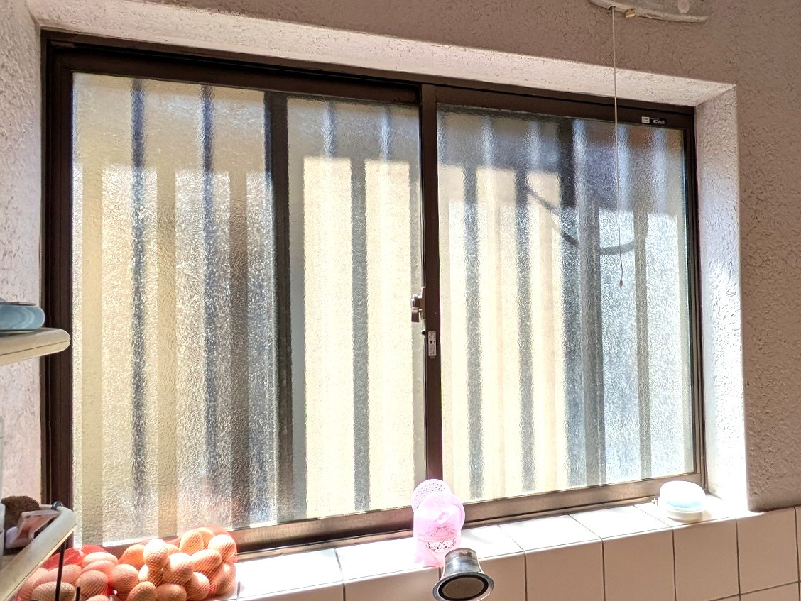 杉山トーヨー住器の浴室窓リフォームの施工前の写真1