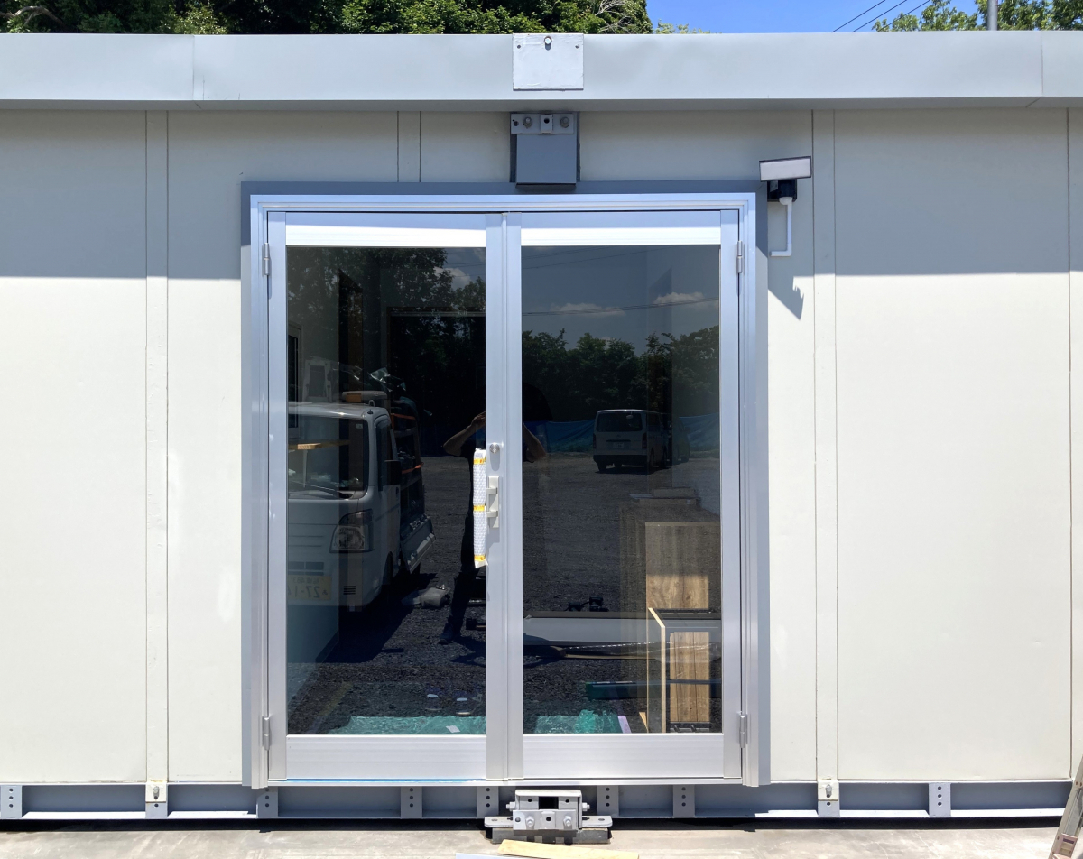 杉山トーヨー住器のオーダーメイドのひさしの施工前の写真1